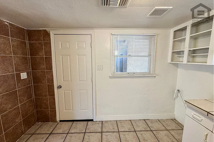 308 E Vogel Ave #2 — Photo 16