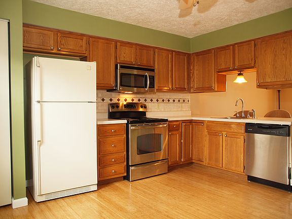 2nd image of 1416 Yorktowne Dr