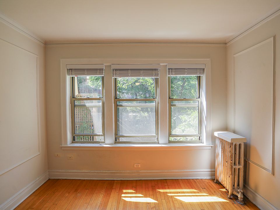 1st image of 5727 S Blackstone Ave #108