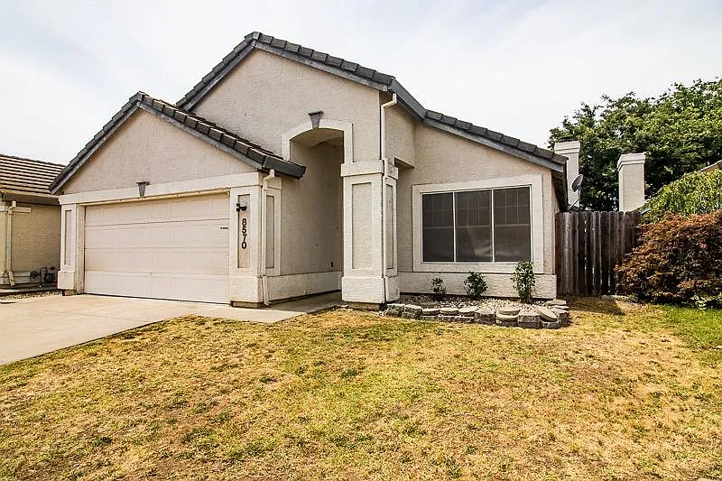 8570 Black Kite Dr photo 1