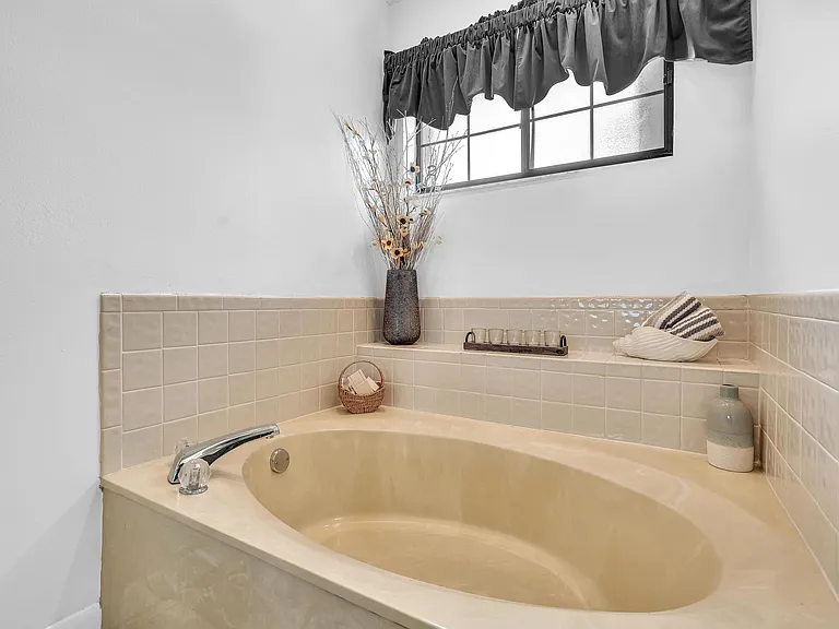 8099 Cassia Dr — Photo 28