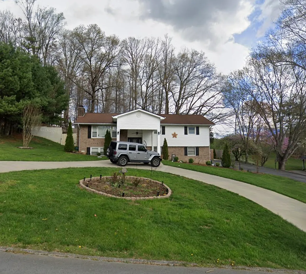 4 bed, 2067 sqft, $2,200 — Photo 2
