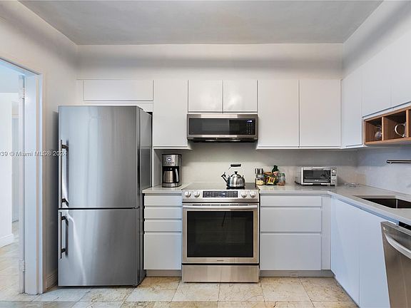 5th image of 5700 Collins Ave APT 4E