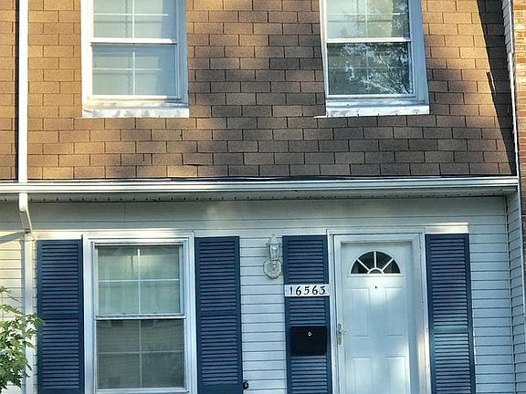 2nd image of 16563 Sherwood Pl
