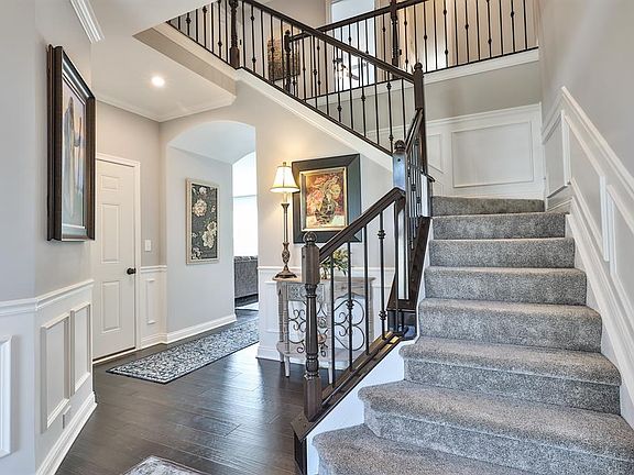 4th image of 2724 Bentwood Dr