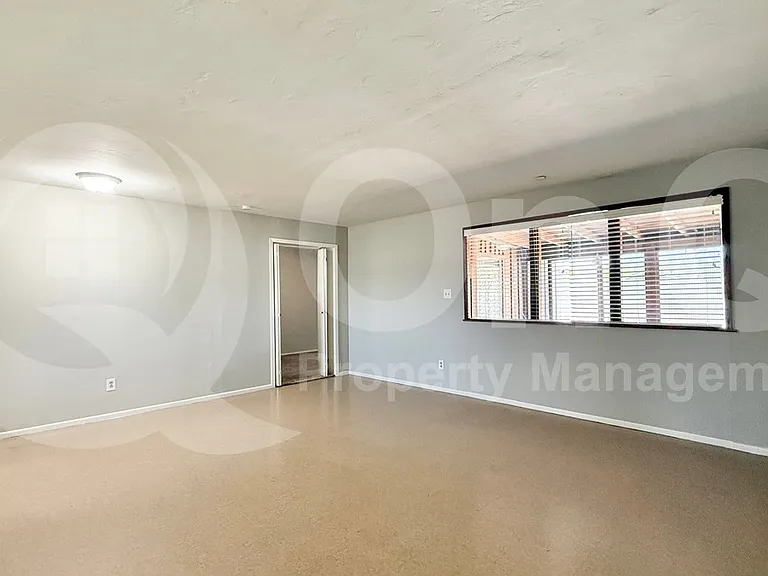 1730 W Northview Ave — Photo 13