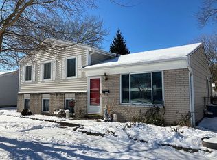44241 Felstone Dr, Sterling Heights, MI 48313