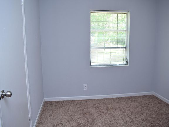 5th image of 4411 Pinedale Dr