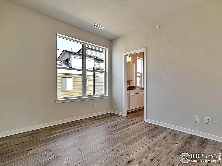 526 Meridian Ln — Photo 17