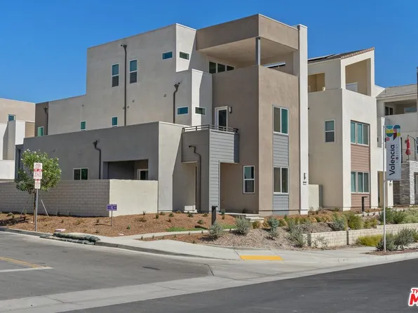 26668 Afton Ln, Valencia, CA 91381