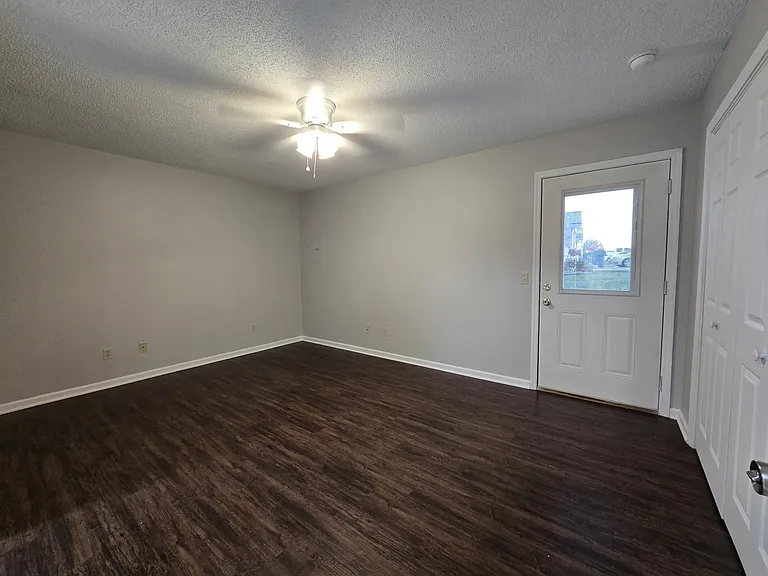 1621 Chris Dr #C — Photo 12