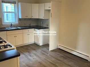 17 Carlton St #1R, Somerville, MA 02143