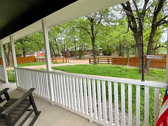 3rd image of 128 Pollyanna Dr