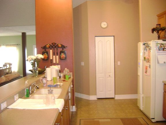 3rd image of 48 Fenwood Ln