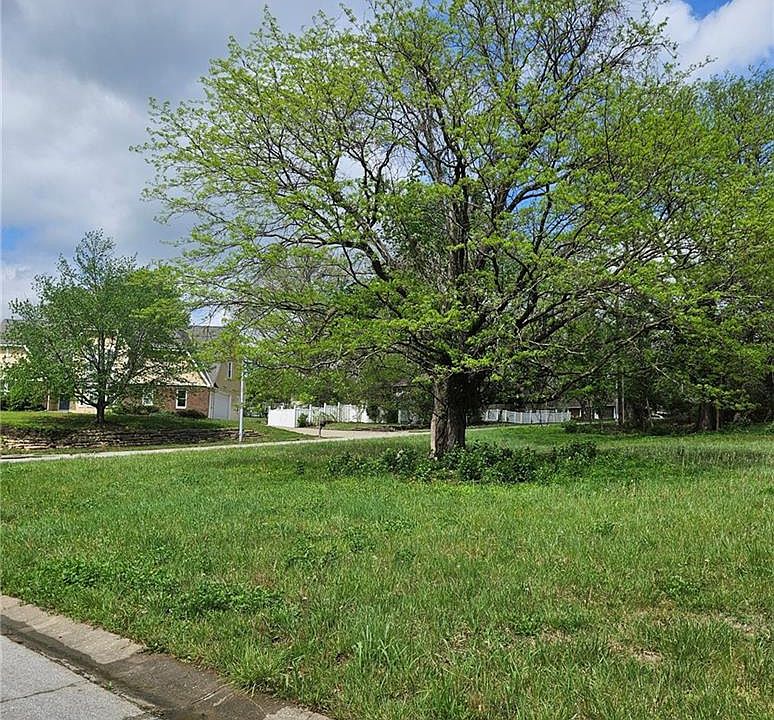 1st image of 13400 E 53rd Ter