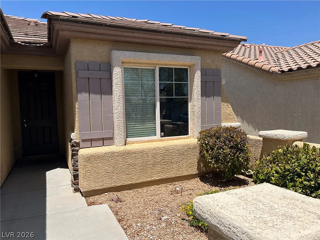 3 bed, 2.0 bath, 1885 sqft, $2,350 — Photo 4