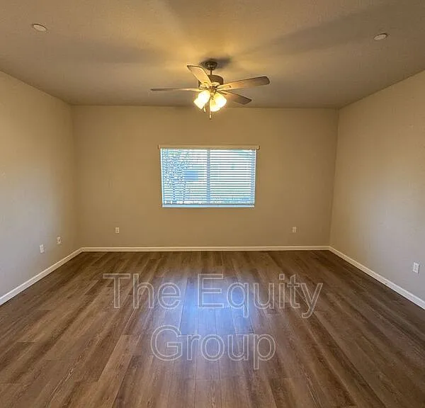 514 S Summit St #103 — Photo 2