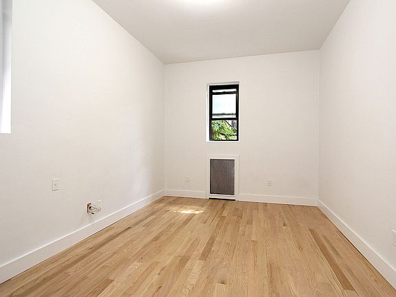 4th image of 26 W 96th St #3