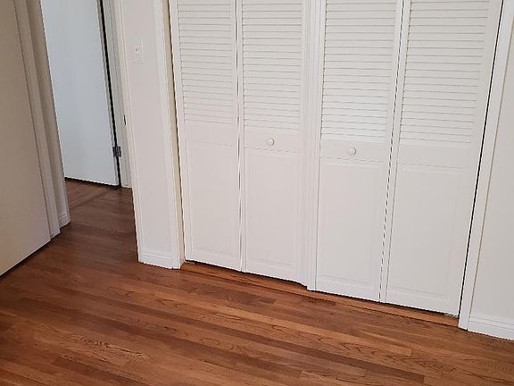 Middle bedroom