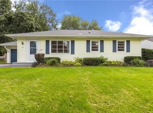49 White Oaks Dr, Rochester, NY 14616
