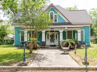 204 N Avenue F, Shiner, TX 77984