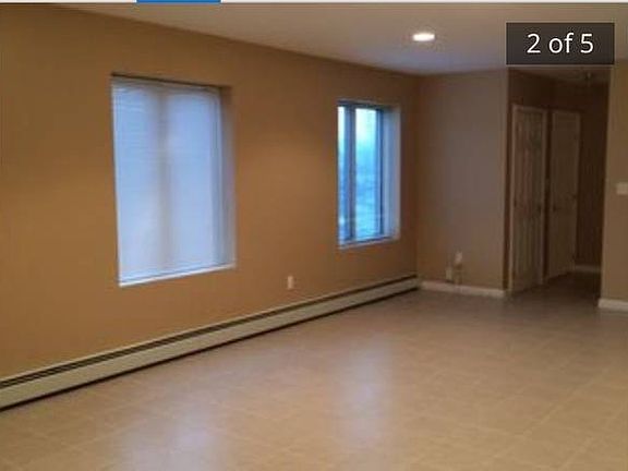 3rd image of 20 Jefferson Blvd