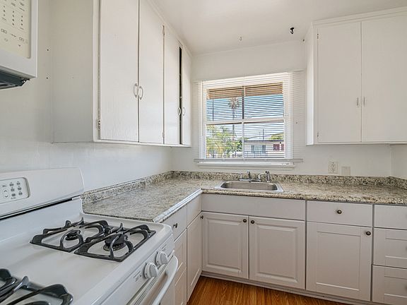 5th image of 2032 Delaware Ave #2100-C