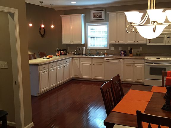 Spacious kitchen