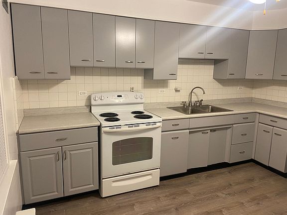 3rd image of 6400 N Oak Park Ave APT 1N