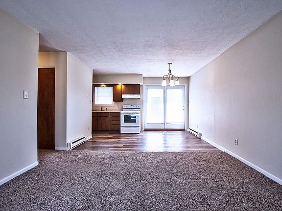 3rd image of 807 W Edgar Ave