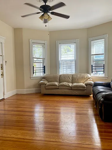 133 Sutton St Photo 1