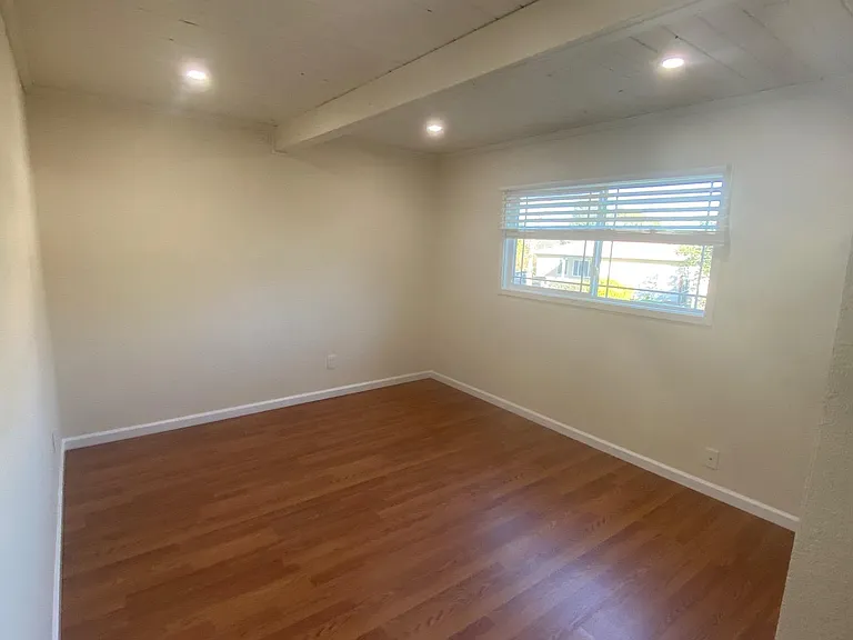 979 Portola Ave — Photo 15
