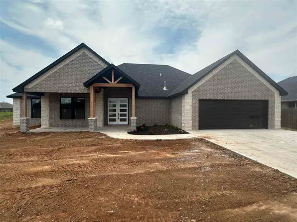 418 NW Creekside Dr, Cache, OK 73527