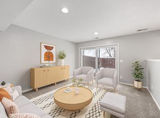 7888 Dunmore Rd, Woodbury, MN 55125