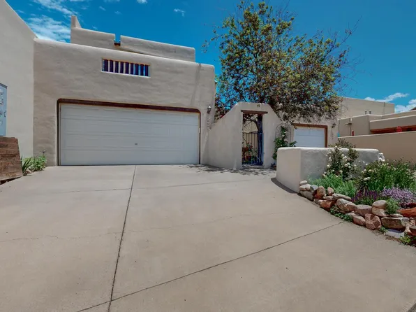 3260 La Paz Ln, Santa Fe, NM 87507