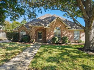 7716 Bridlewood Ct, North Richland Hills, TX 76182