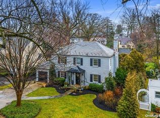 10 Rockywood Rd, Manhasset, NY 11030