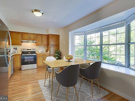 4th image of 9237 Fairlane Pl