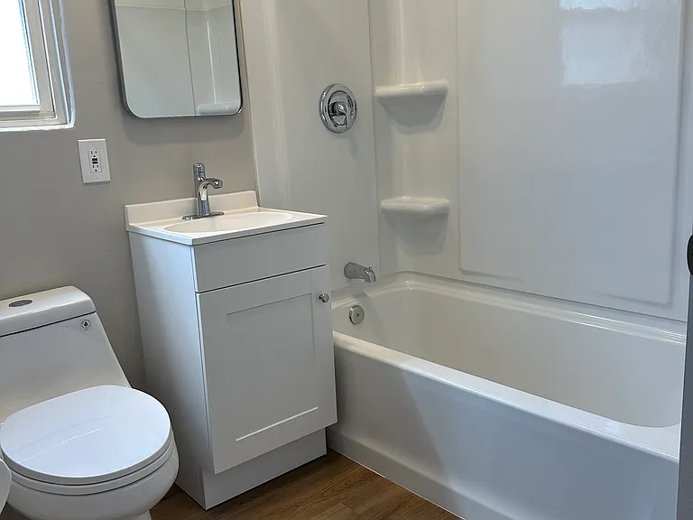 4384 Swift Ave — Photo 7