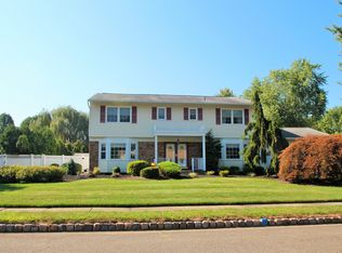 86 Glenroy Rd, Fairfield, NJ 07004