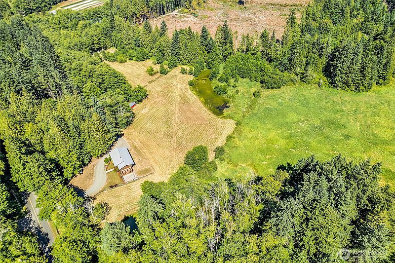 3rd image of 2801 West Valley Road