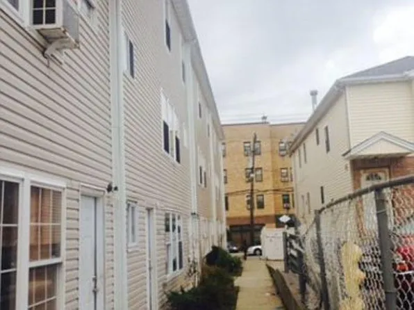 2941 Far Rockaway Blvd #1, Far Rockaway, NY 11691
