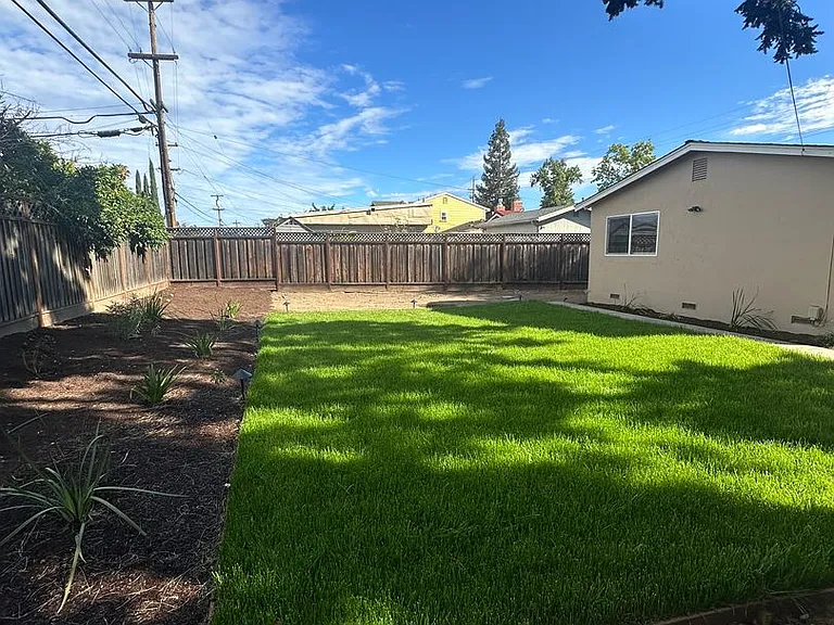 4309 Ross Ave — Photo 63
