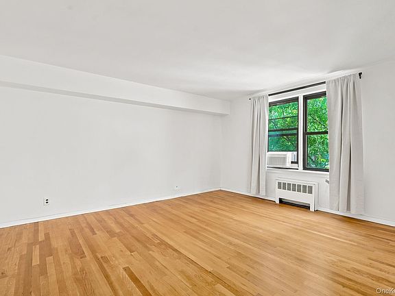 2nd image of 10 Franklin Avenue #3E