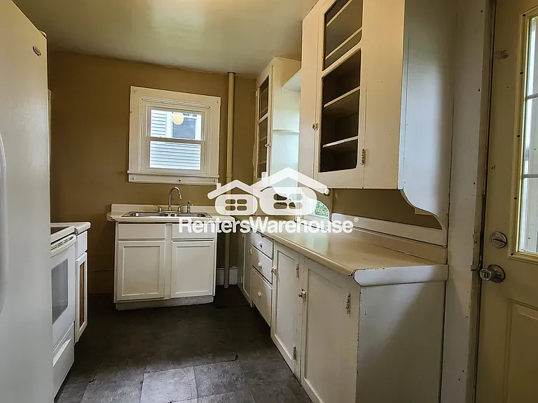 101 S 3rd St — Photo 9