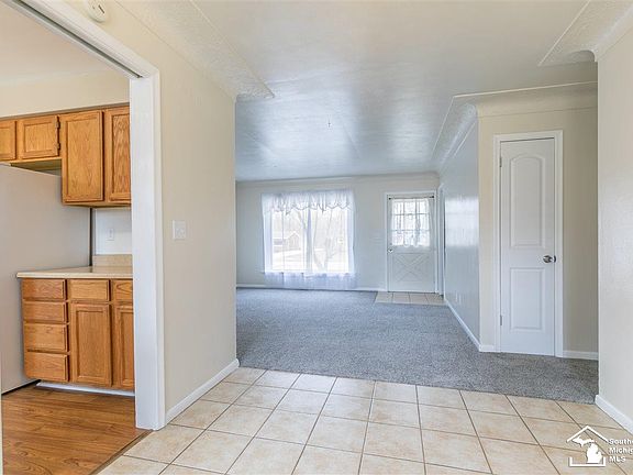 5th image of 1381 Burrwood St