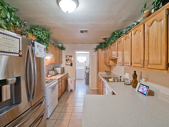 2nd image of 4609 W Indianola Ave