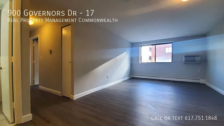 Prime Governor's Park 2-Bedroom Condo — Photo 3