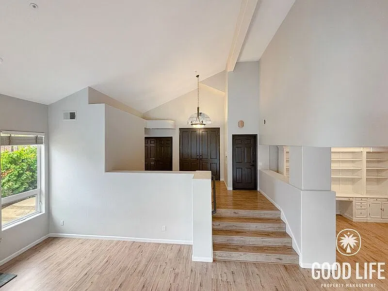 4 bed, 3.0 bath, 3068 sqft, $5,895 — Photo 4