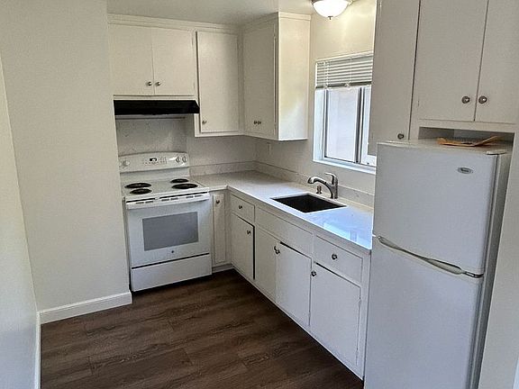 3rd image of 1215 Laguna Ave #5